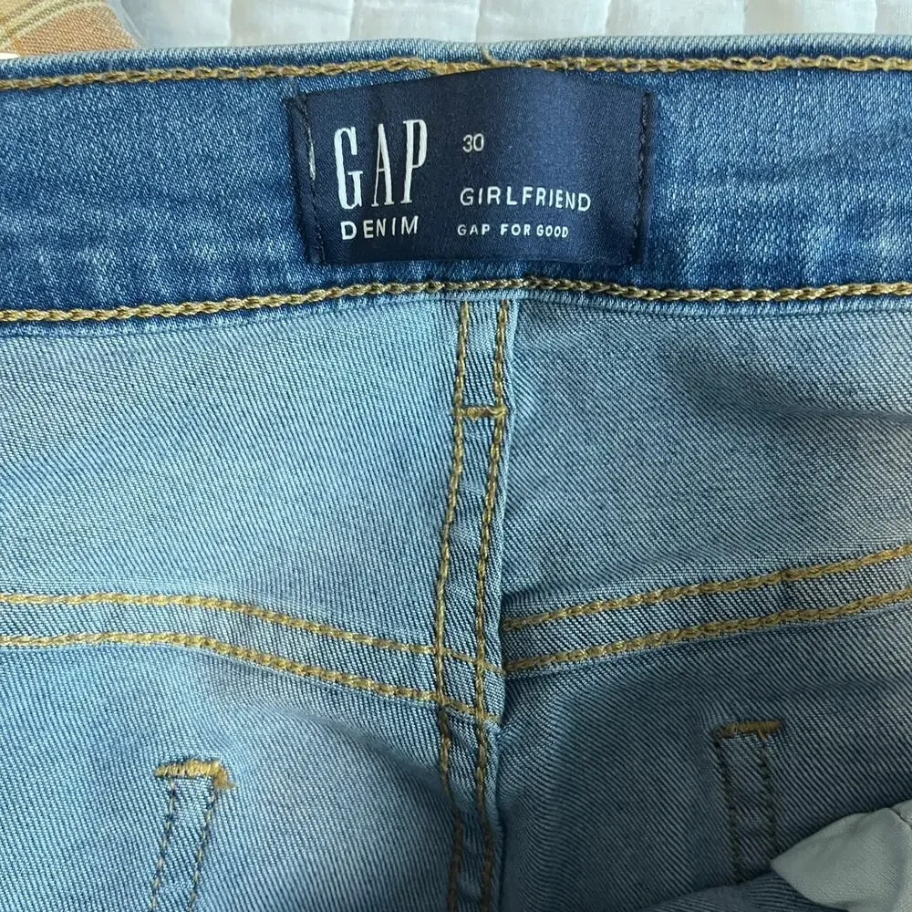 Gap Light Blue Girlfriend Jeans Size 30